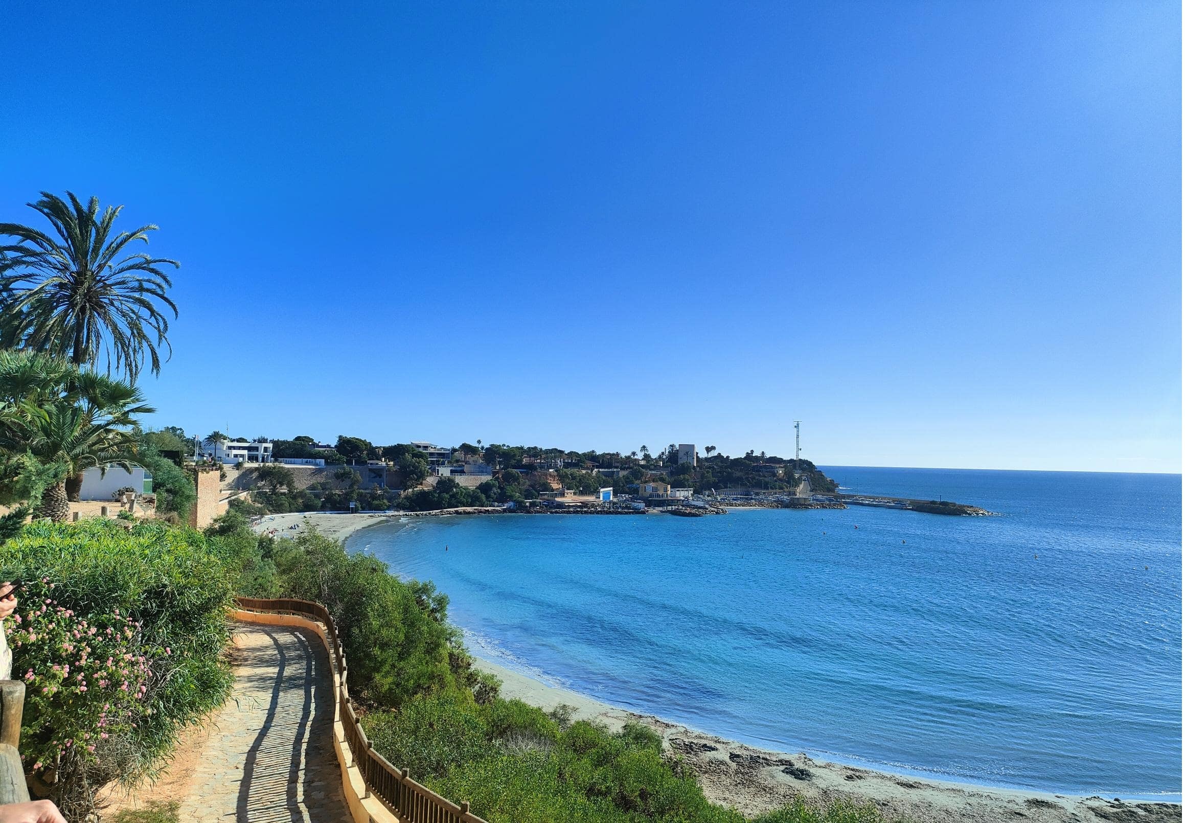 Ontdek de betoverende kustlijn Orihuela Costa